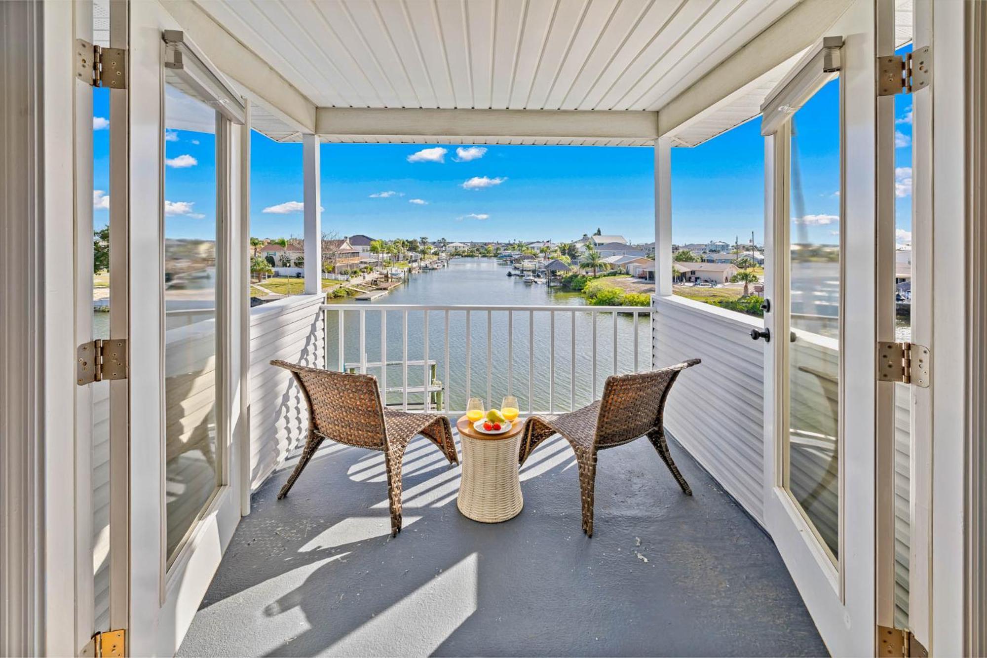 5 Bed3Bath Waterfront Pool Home With Full Gym, Office, And Heated Pool! Hernando Beach 외부 사진
